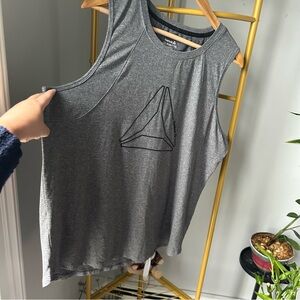 Reebok women’s Gray Performance Muscle Tank running Athletic with Logo size XXL
